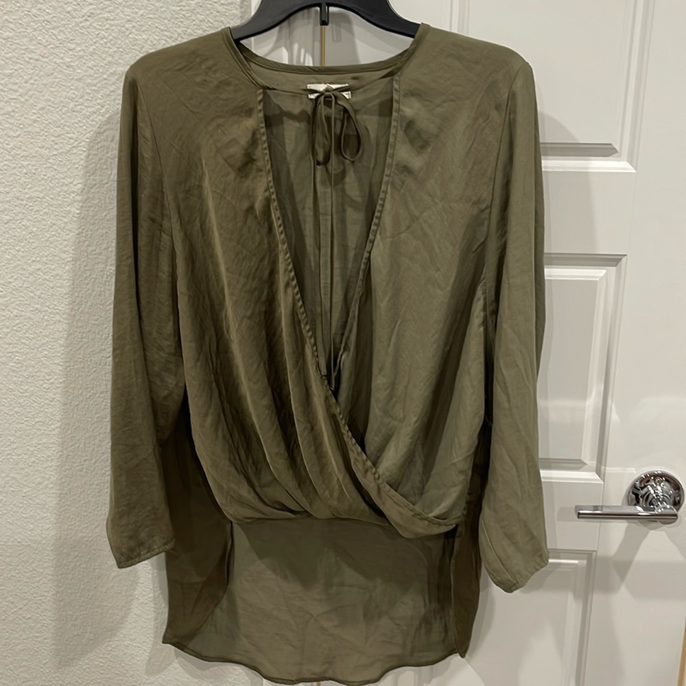 Urban outfitters women’s top